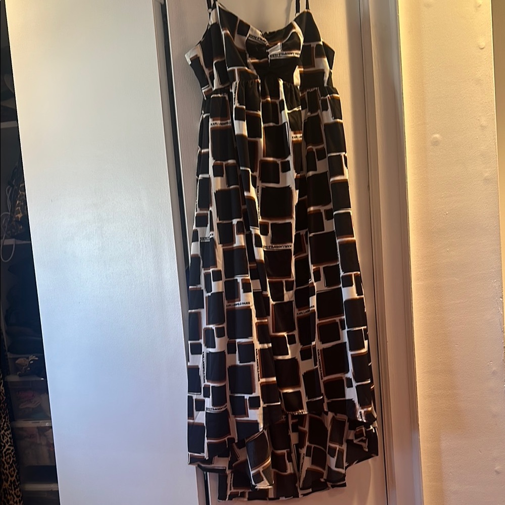 Chic Black and White Geometric Dress